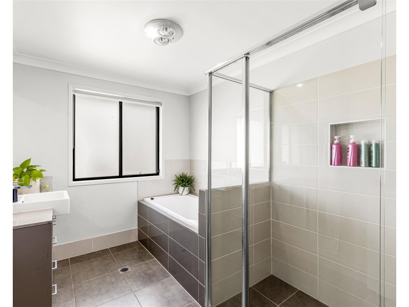 33 Lilly Avenue, Cawdor QLD 4352