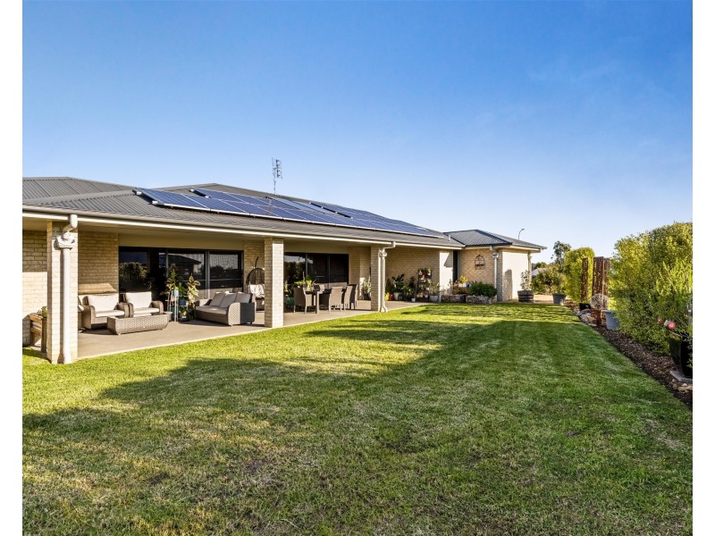 33 Lilly Avenue, Cawdor QLD 4352