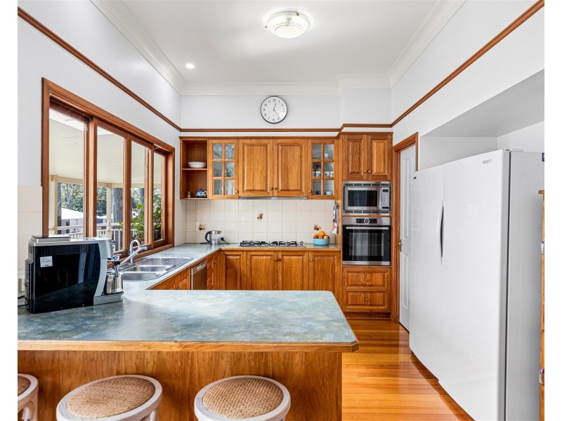 5 Whispering Pines Drive, Highfields QLD 4352