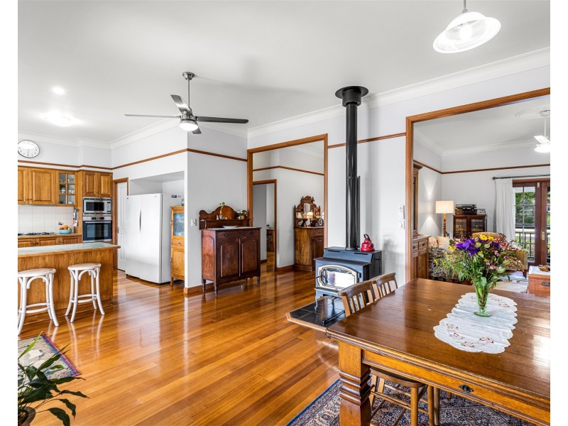 5 Whispering Pines Drive, Highfields QLD 4352