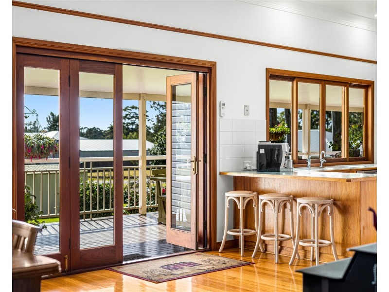 5 Whispering Pines Drive, Highfields QLD 4352