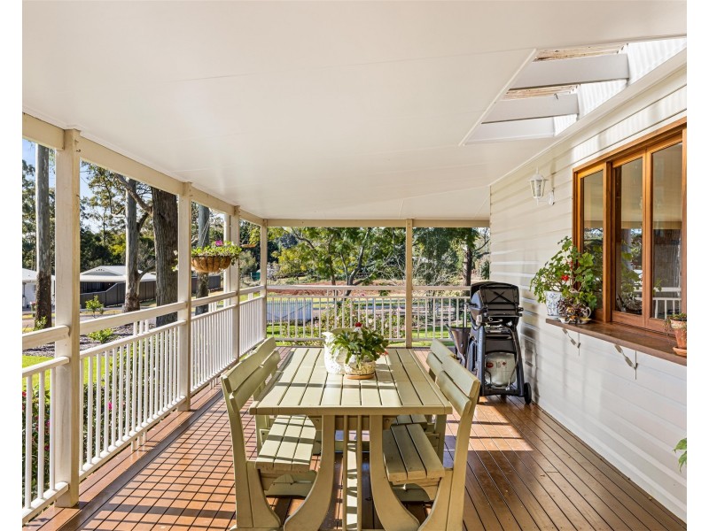 5 Whispering Pines Drive, Highfields QLD 4352