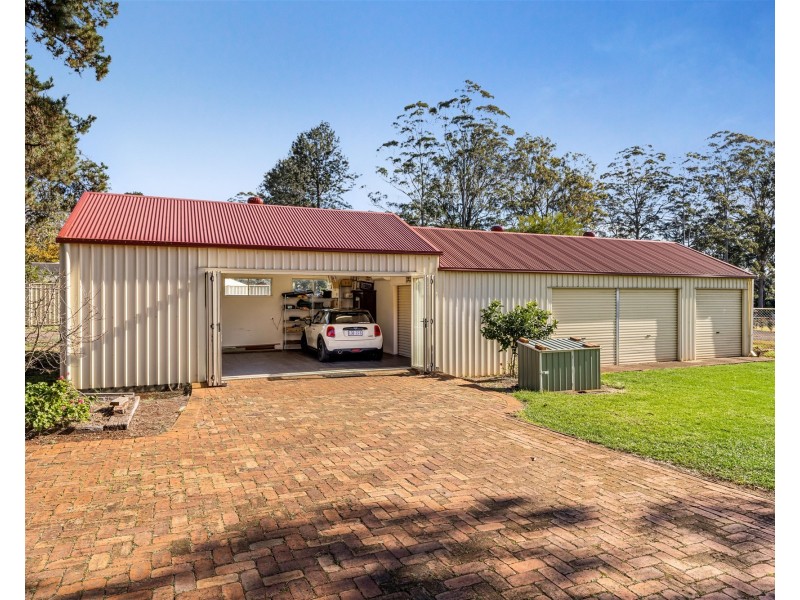 5 Whispering Pines Drive, Highfields QLD 4352