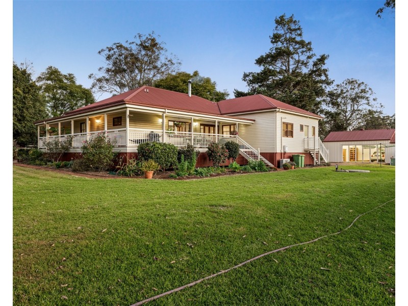 5 Whispering Pines Drive, Highfields QLD 4352