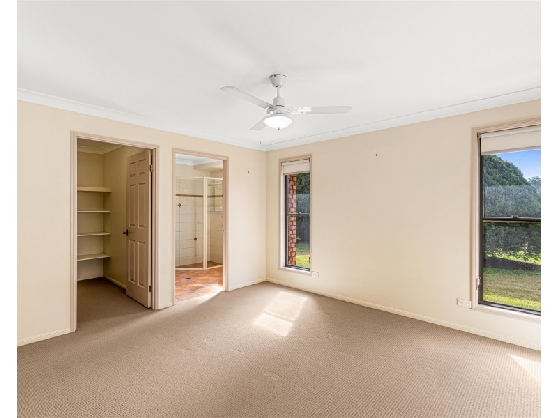 42 Highfields Road, Highfields QLD 4352