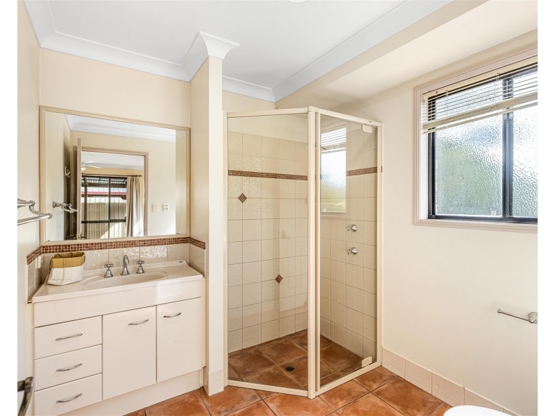 42 Highfields Road, Highfields QLD 4352