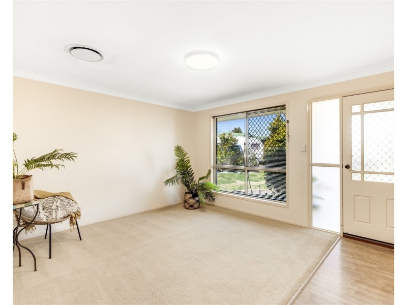 25 Biscay  Crescent, Glenvale QLD 4350