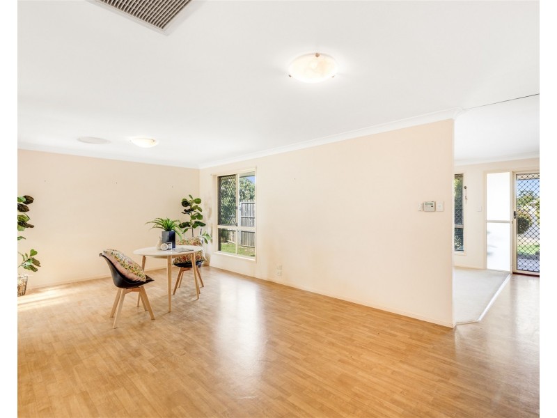 25 Biscay  Crescent, Glenvale QLD 4350