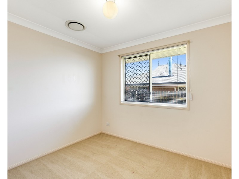 25 Biscay  Crescent, Glenvale QLD 4350