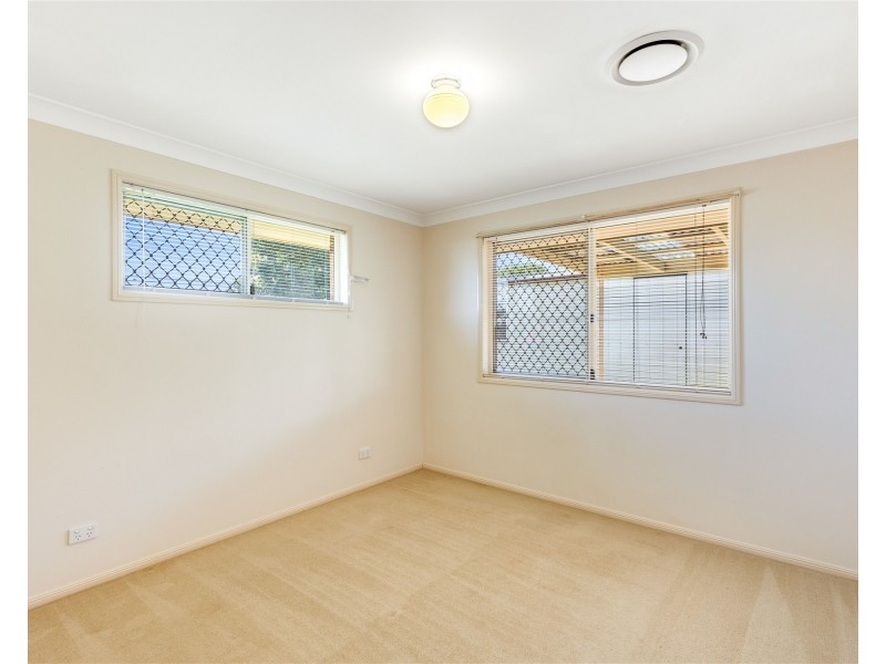 25 Biscay  Crescent, Glenvale QLD 4350