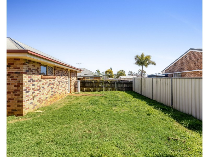 25 Biscay  Crescent, Glenvale QLD 4350