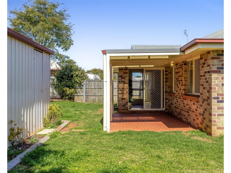 25 Biscay  Crescent, Glenvale QLD 4350