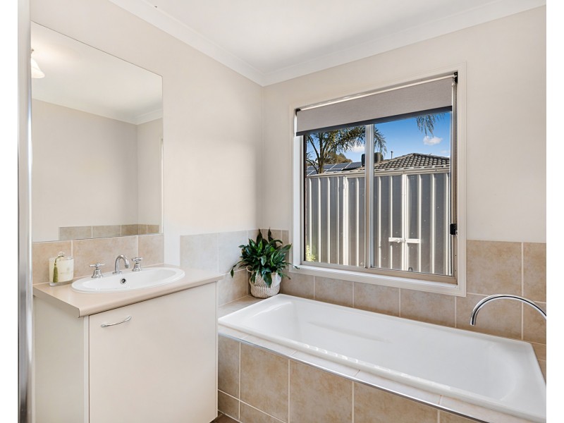 3 Soldatos Drive, Golden Square VIC 3555