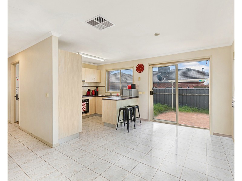 2/27 Little Breen Street, Quarry Hill VIC 3550