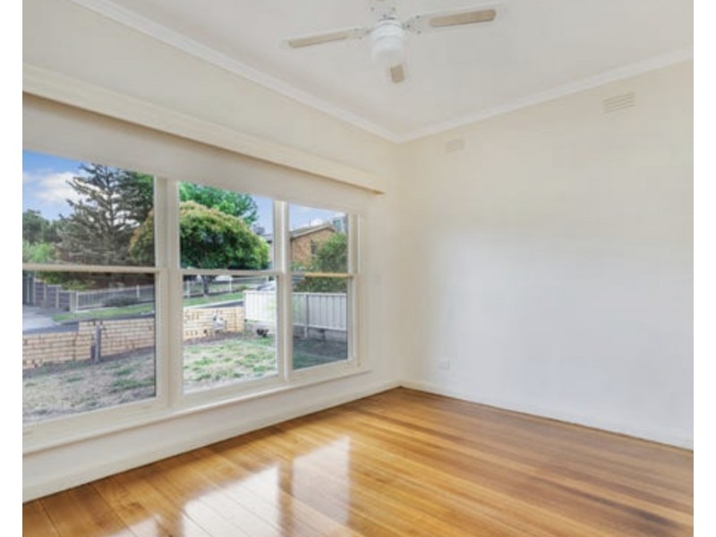 6 Woods Street, Kennington VIC 3550