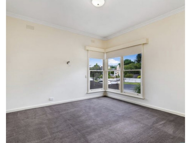 6 Woods Street, Kennington VIC 3550