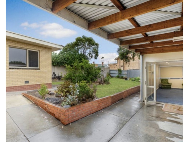 6 Woods Street, Kennington VIC 3550