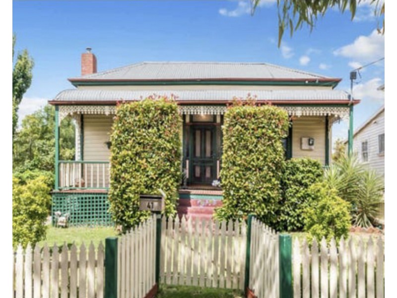 41 Maple Street, Golden Square VIC 3555