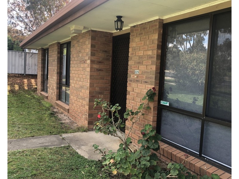 1/225 St Aidans Road, Strathdale VIC 3550