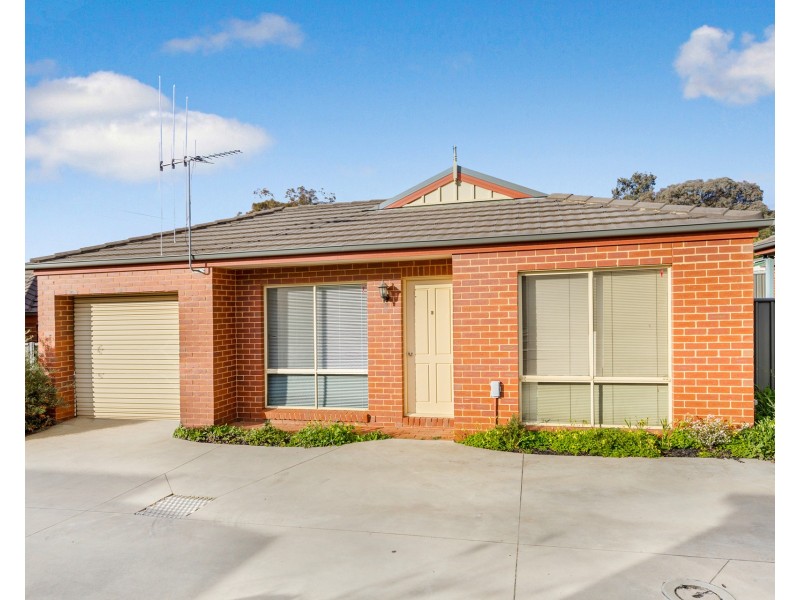 2/27 Little Breen Street, Quarry Hill VIC 3550