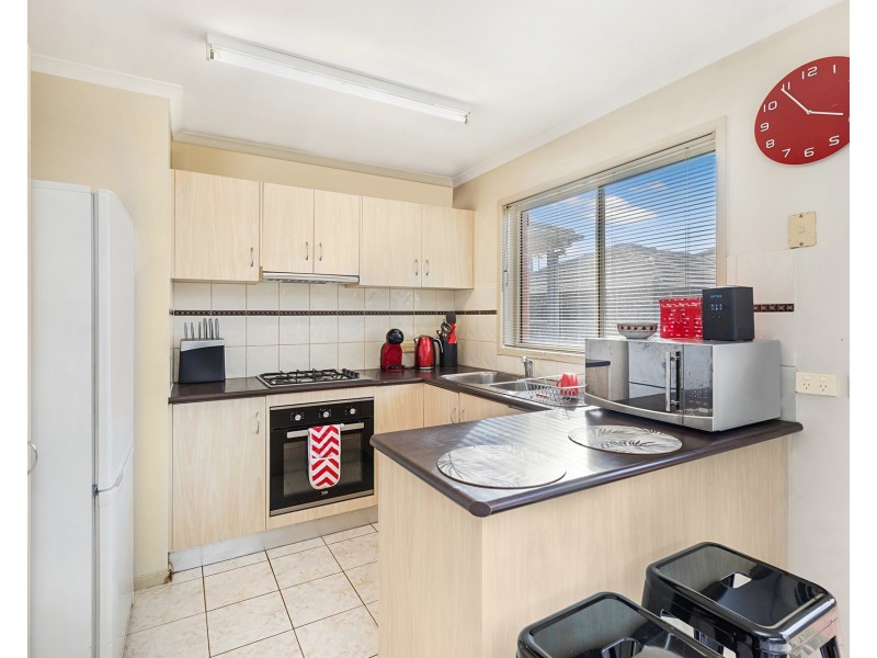 2/27 Little Breen Street, Quarry Hill VIC 3550