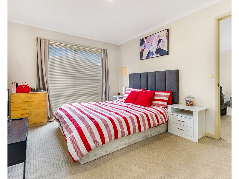 2/27 Little Breen Street, Quarry Hill VIC 3550
