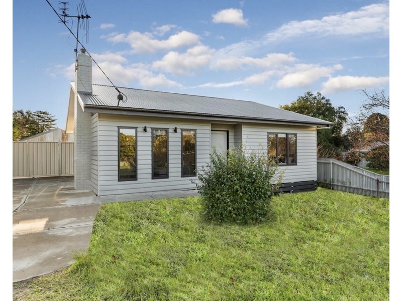 14 Parsonage Grove, Eaglehawk VIC 3556