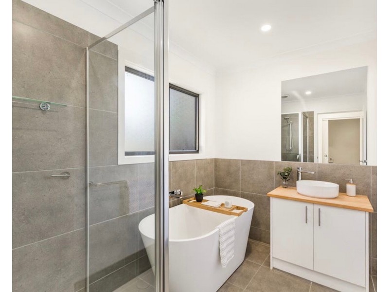 14 Parsonage Grove, Eaglehawk VIC 3556