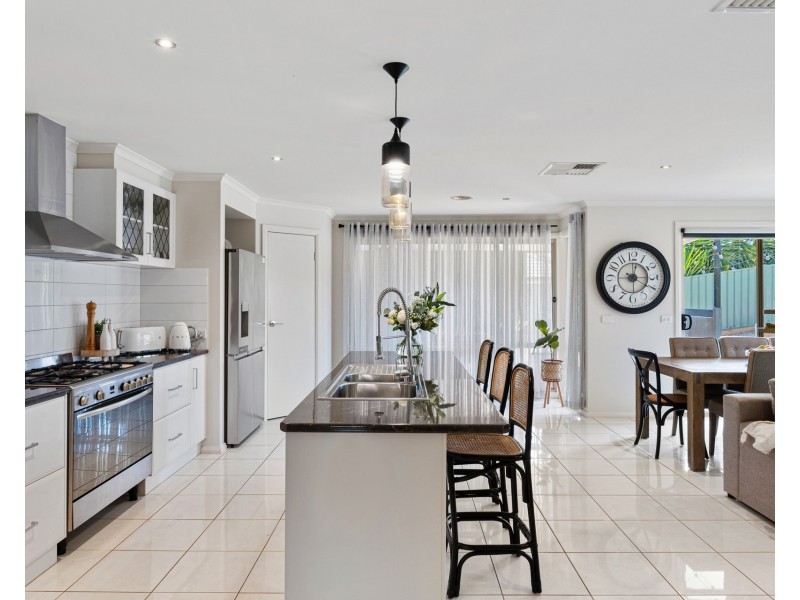 37 Highland Way, Maiden Gully VIC 3551