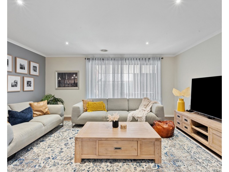 37 Highland Way, Maiden Gully VIC 3551