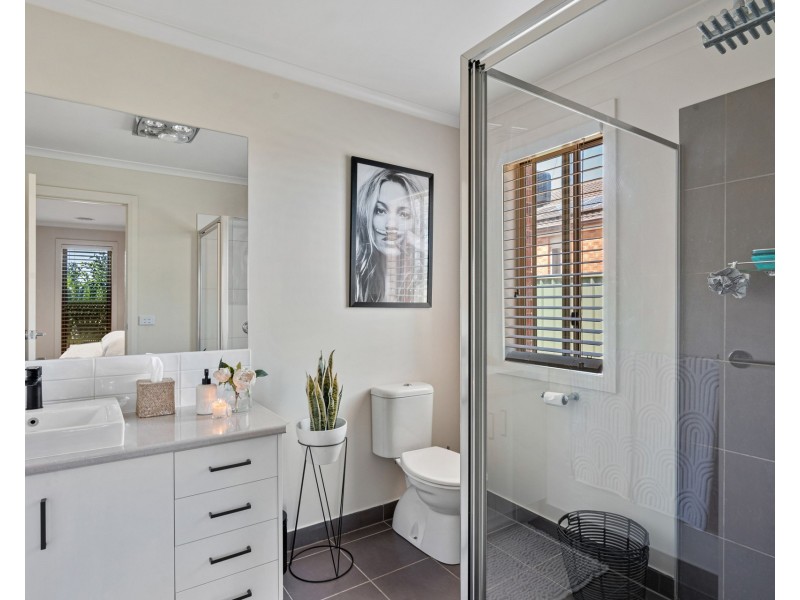 37 Highland Way, Maiden Gully VIC 3551