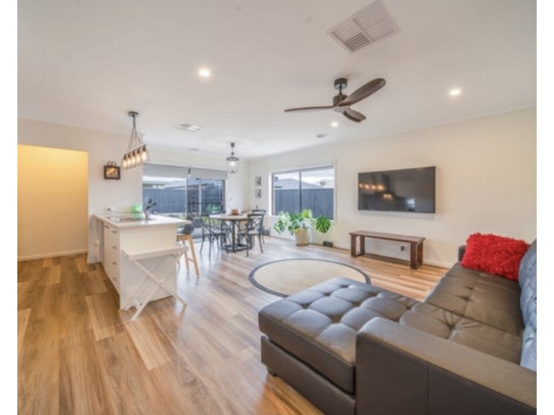 13 Priest Street, White Hills VIC 3550