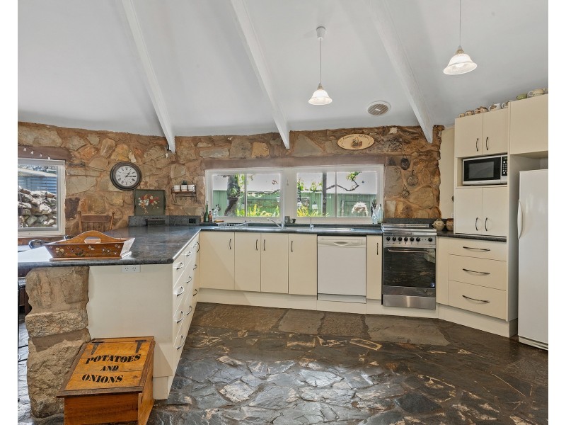 6 Tennyson Street, Quarry Hill VIC 3550