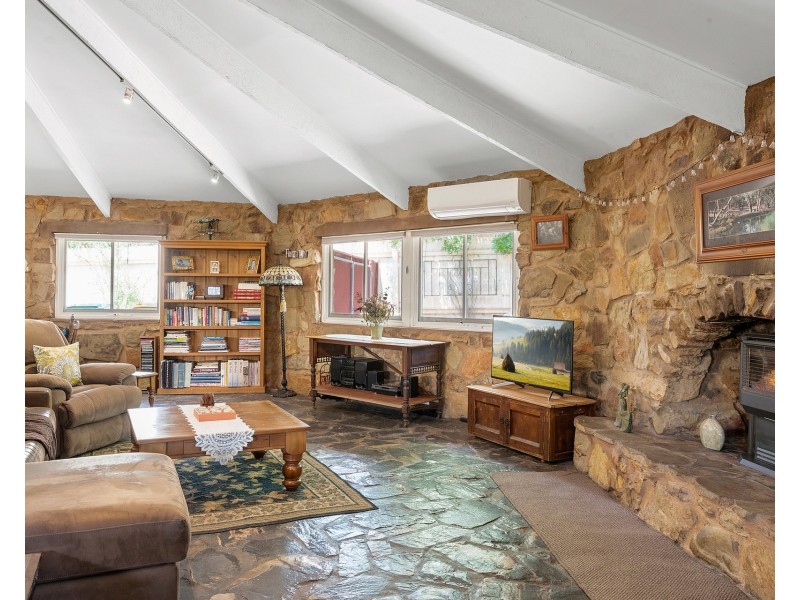 6 Tennyson Street, Quarry Hill VIC 3550