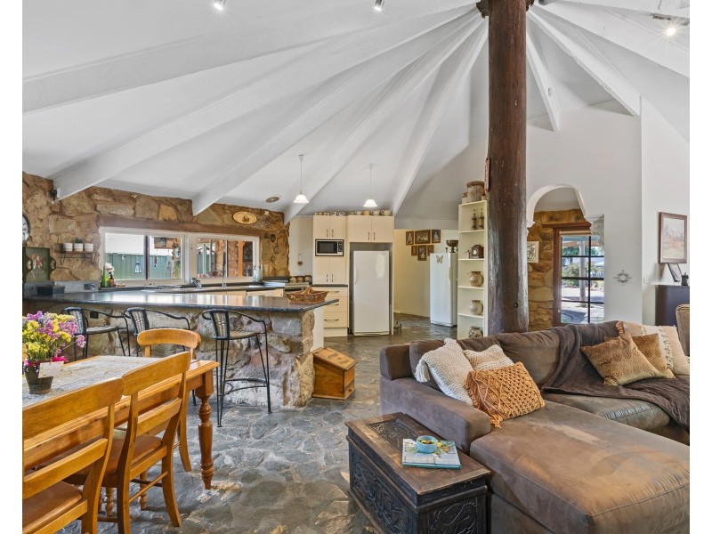 6 Tennyson Street, Quarry Hill VIC 3550