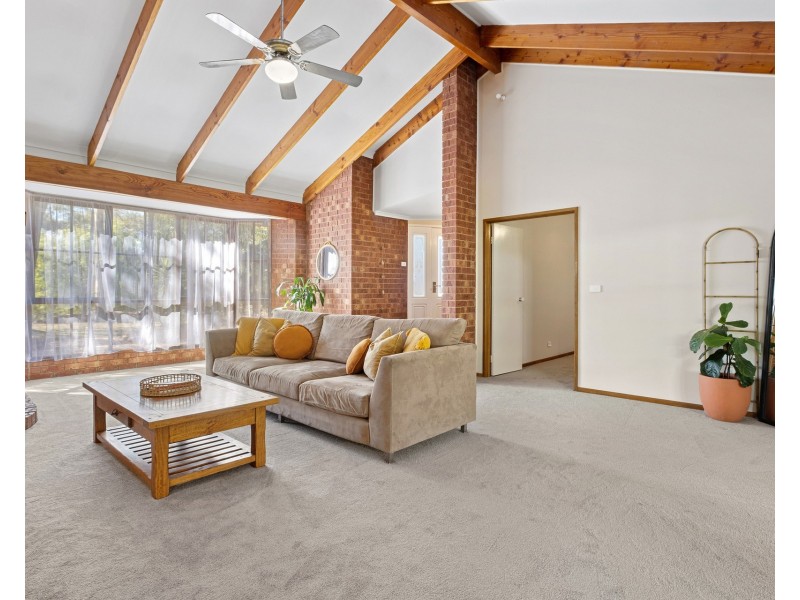 77 Krausgrill Road, Maiden Gully VIC 3551