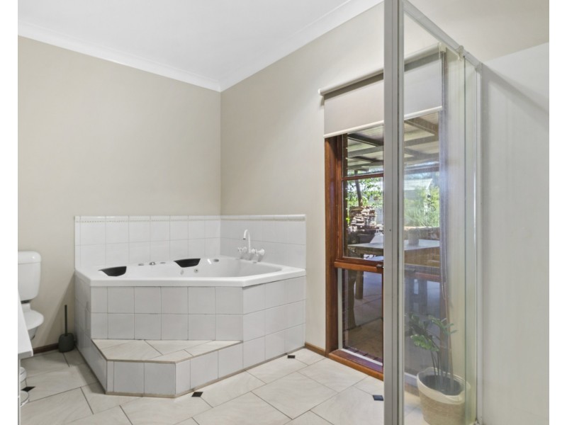 77 Krausgrill Road, Maiden Gully VIC 3551