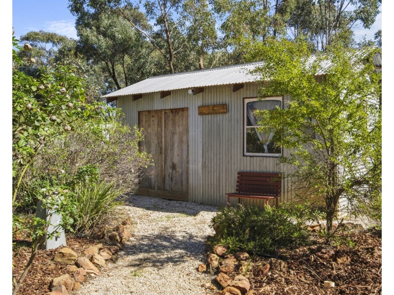 77 Krausgrill Road, Maiden Gully VIC 3551