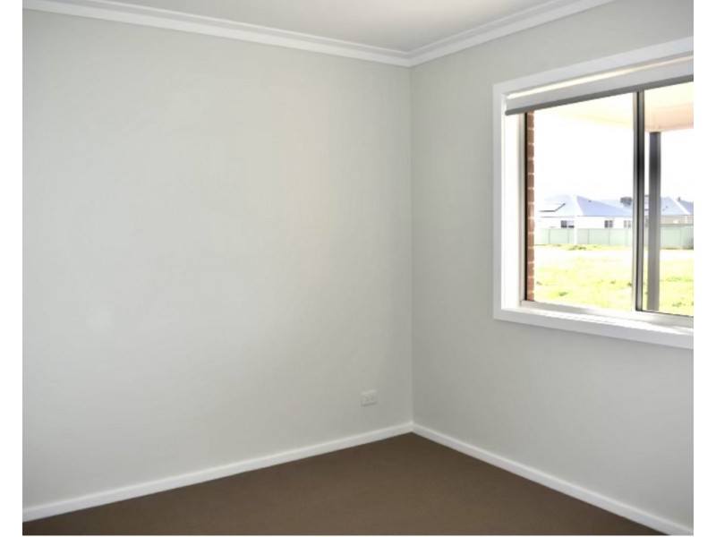 5  Magnolia Court, Epsom VIC 3551