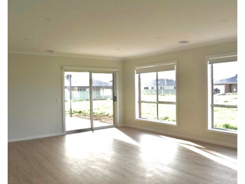 5  Magnolia Court, Epsom VIC 3551