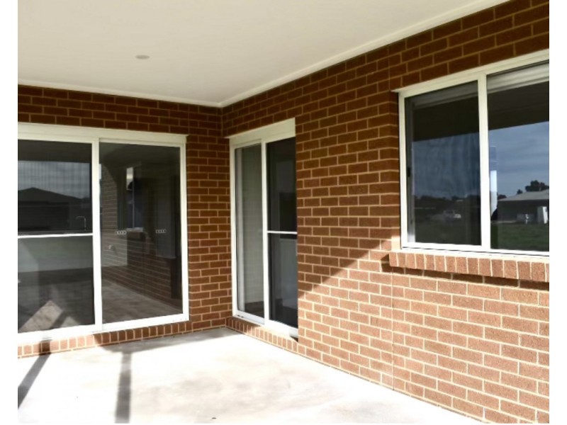 5  Magnolia Court, Epsom VIC 3551