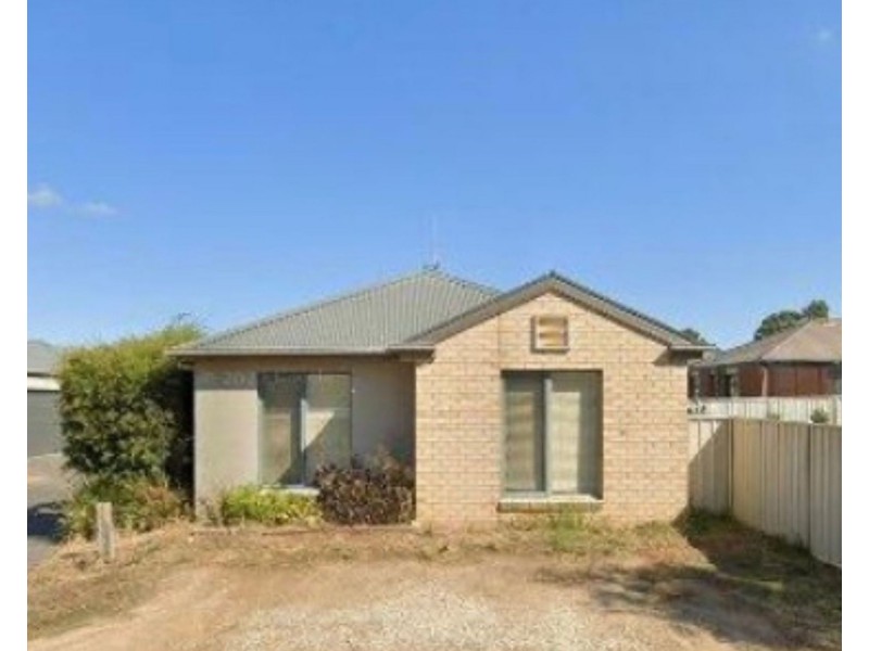 8/4-6 Greenview Circuit, Epsom VIC 3551