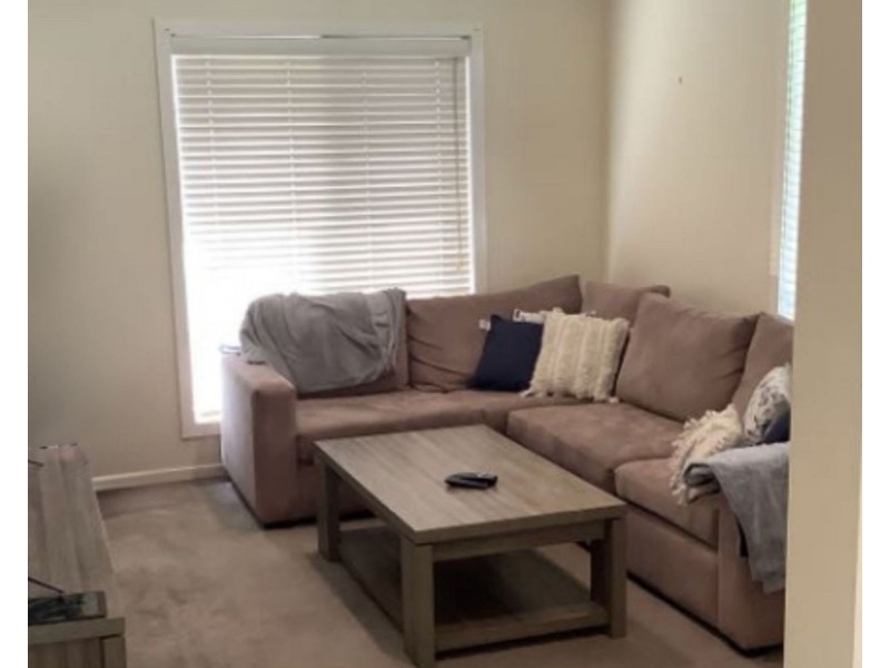 8/4-6 Greenview Circuit, Epsom VIC 3551