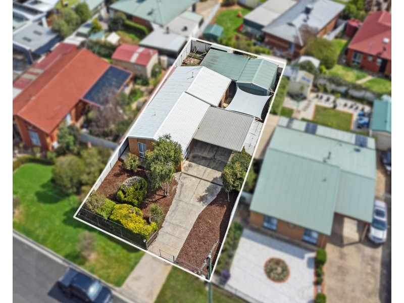 9 Pearce Street, California Gully VIC 3556