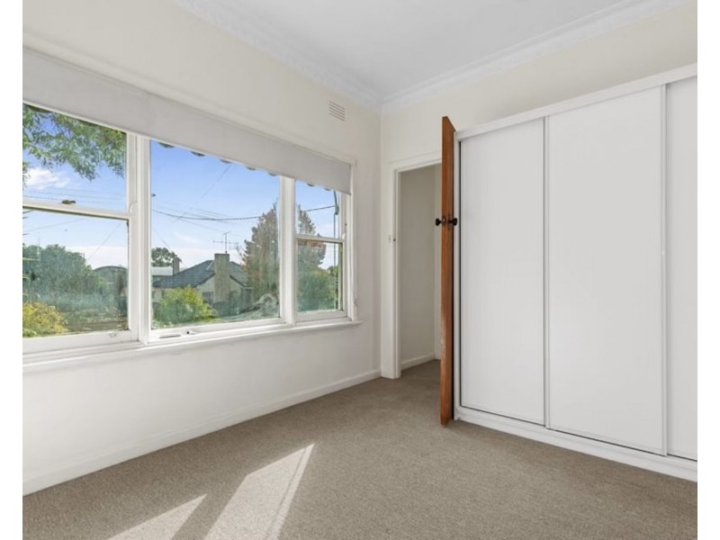 9 Woods Street, Kennington VIC 3550