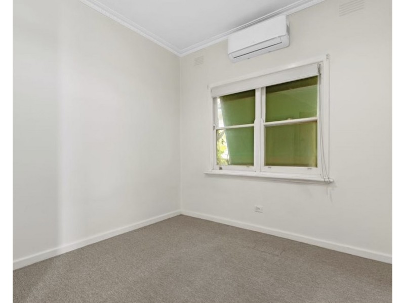 9 Woods Street, Kennington VIC 3550