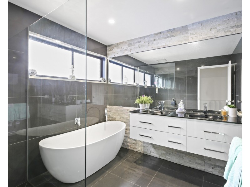 6 Shirley Court, Huntly VIC 3551