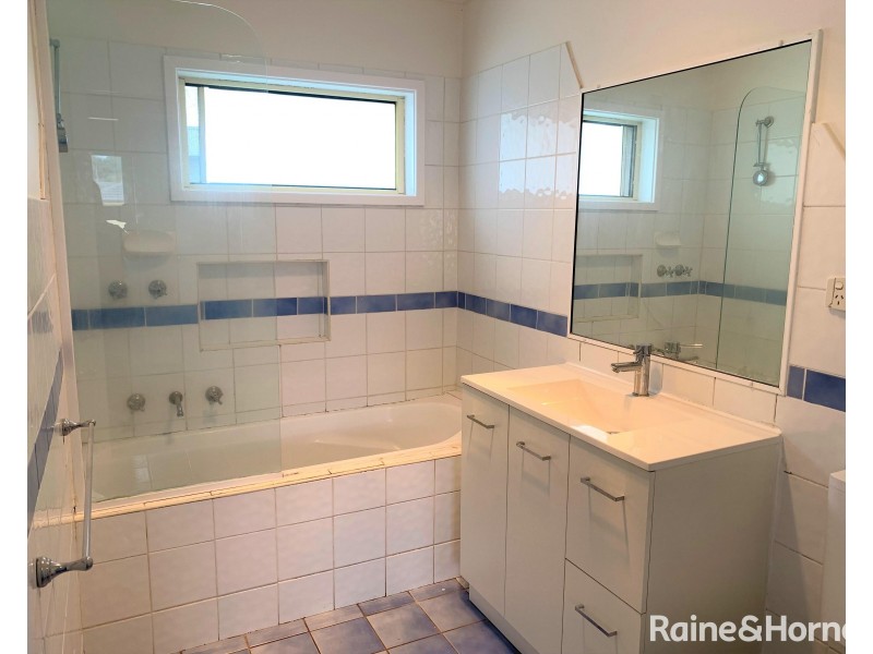 86 Coral Crescent, Gateshead NSW 2290