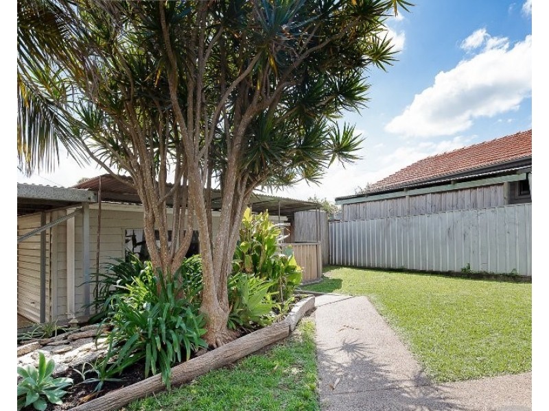 2 Booth Street, East Maitland NSW 2323