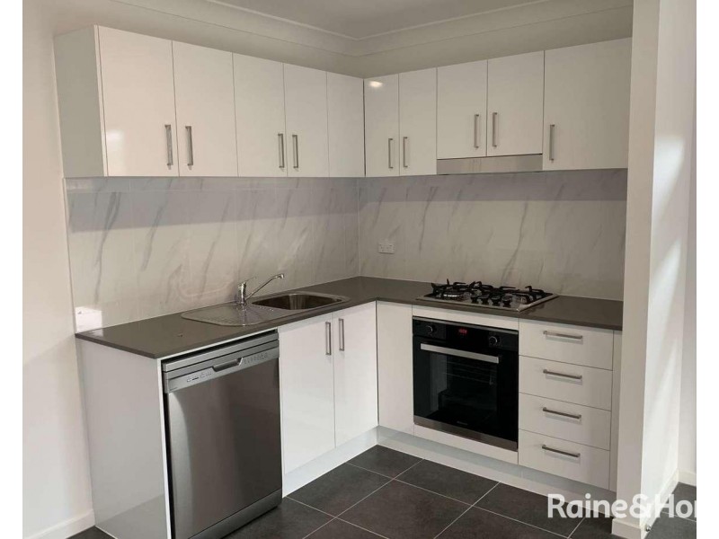 17B Friarbird Ridge, Aberglasslyn NSW 2320